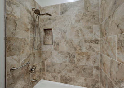 Modified-Beulah-Bath-Shower-3-bedrooms-Dayton-NV-Photo